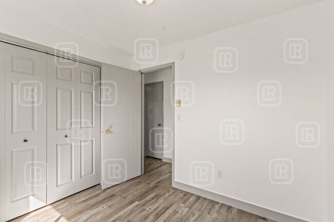 Building Photo - 1513 W Mission Ave