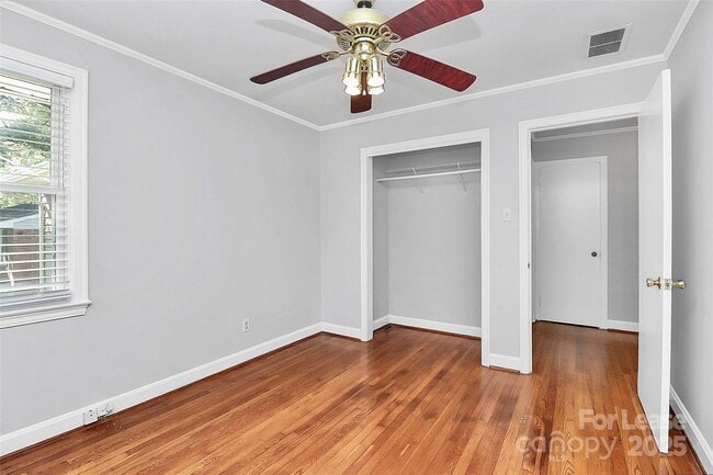 Building Photo - 228 Seneca Pl