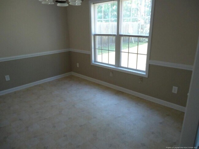 Building Photo - 3694 Pioneer Dr