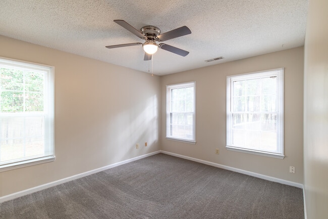 Building Photo - 1924 Greenstone Ct