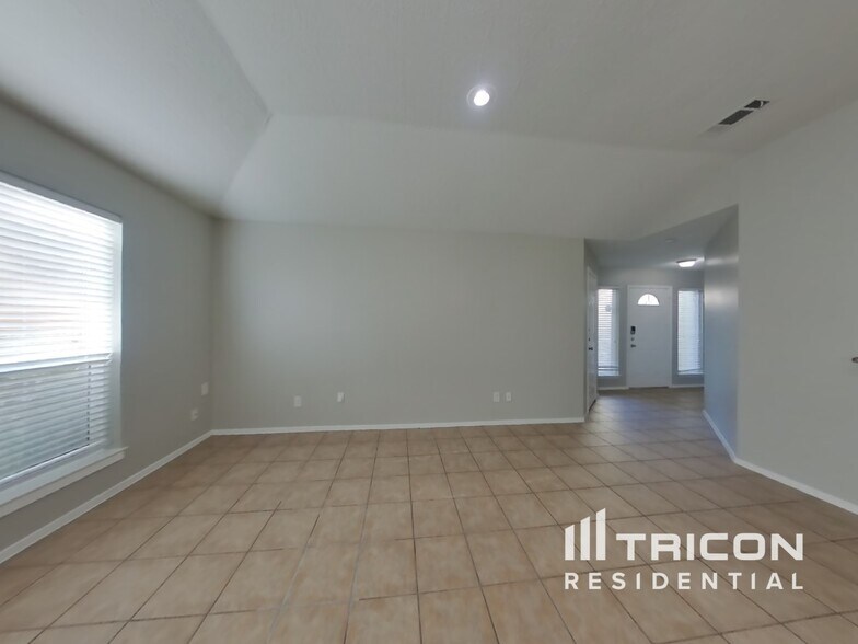 Building Photo - 8218 Tattershall Cir