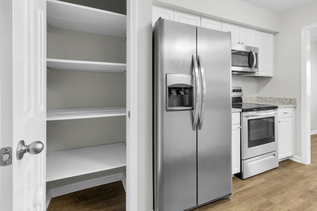 Building Photo - 18 Harbour Walk Townhouses