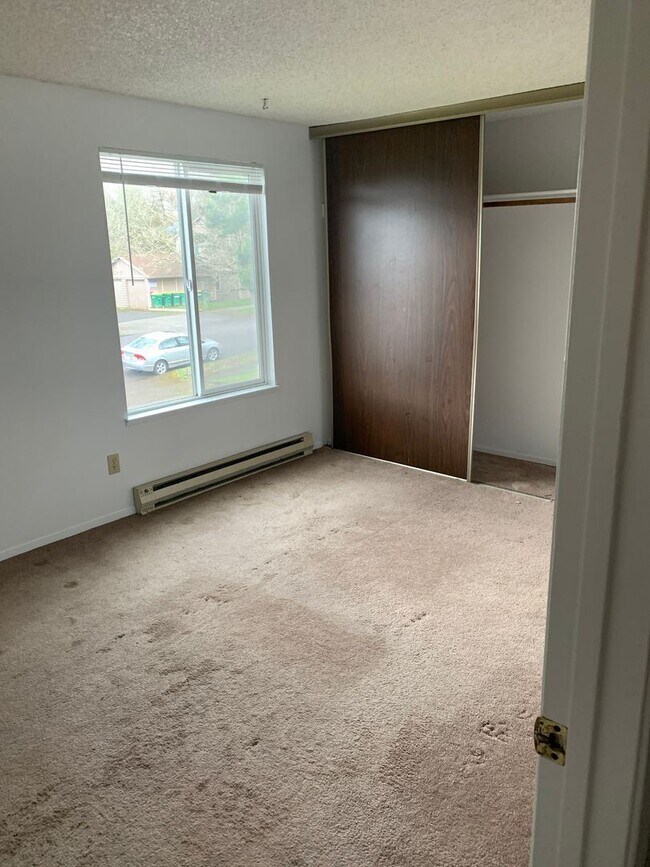Building Photo - 2 br, 1 bath House - 9745 SW Lookout Terra...