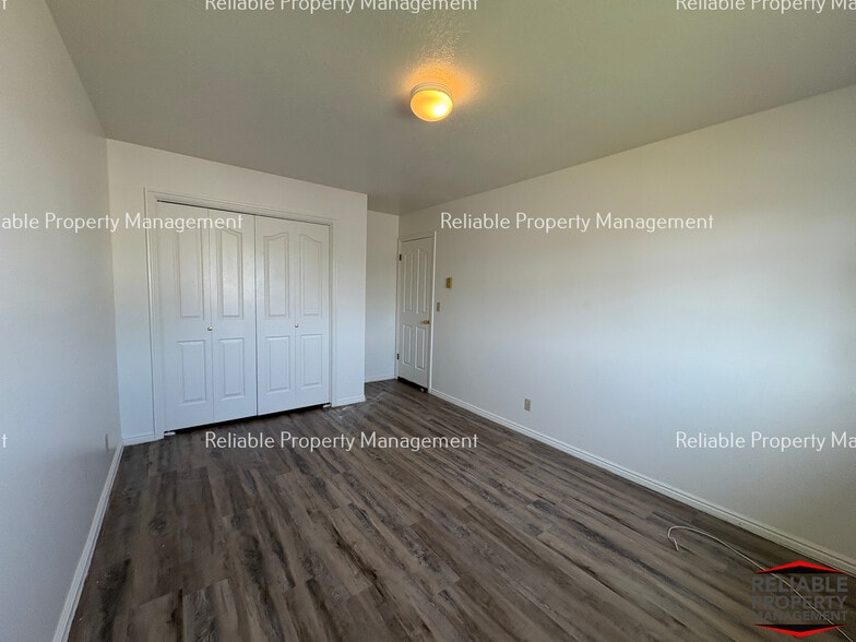 Building Photo - 2122 Meppen Dr