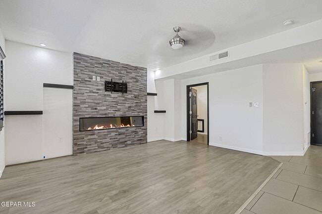 Building Photo - 13913 Golden Mesa Ct