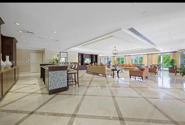 Building Photo - 20000 E Country Club Dr