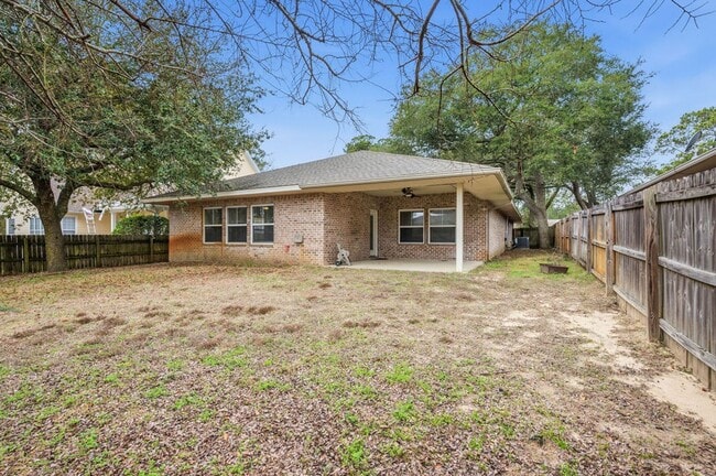 Building Photo - Sprawling 4-BR Niceville Rental with Gourmet Kitchen & 2-Car Garage!