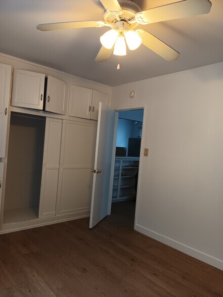 Building Photo - 554 8th St