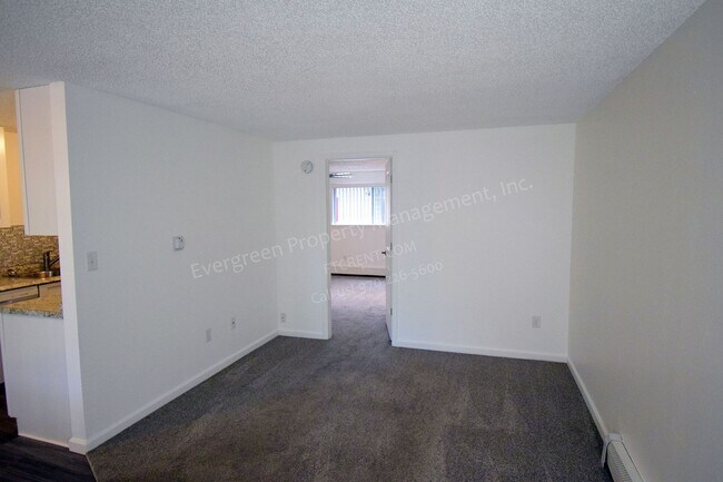 Building Photo - 824 N Garfield Ave