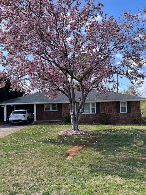 Building Photo - 3011 Manchester Cir