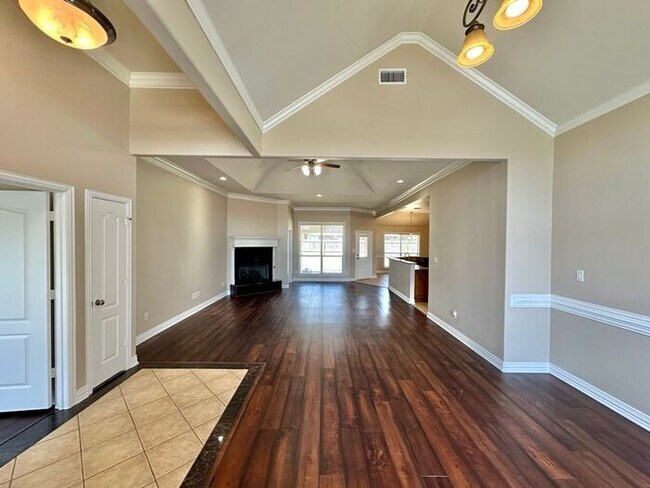 Building Photo - Spacious Flint Home on a Corner Lot with Stunning Primary Suite