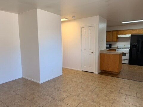 Building Photo - 6330 Mesquite Ave