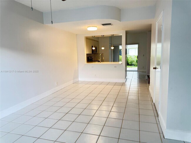 Building Photo - 16736 Hemingway Dr