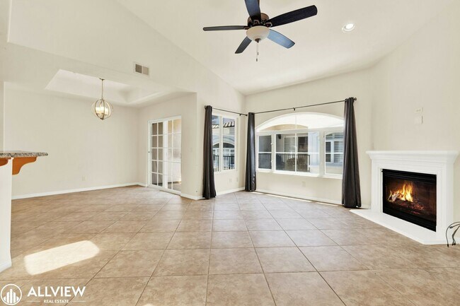 Building Photo - Rare 3-Story Hillcrest Townhome | 3BR/3BA ...