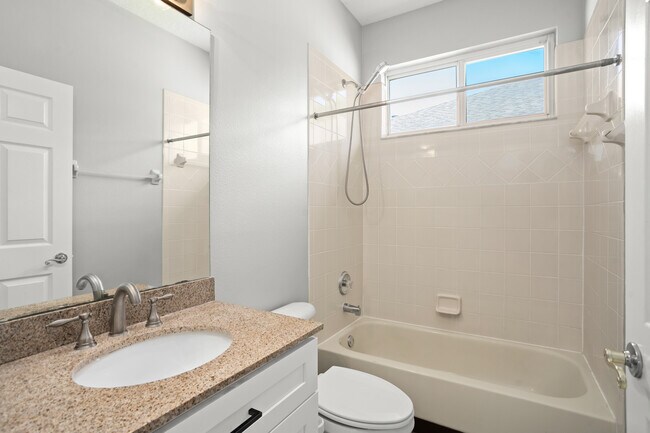 Building Photo - 2810 University Acres Dr