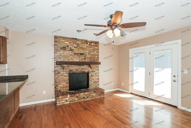 Building Photo - 1743 Fullerton Dr