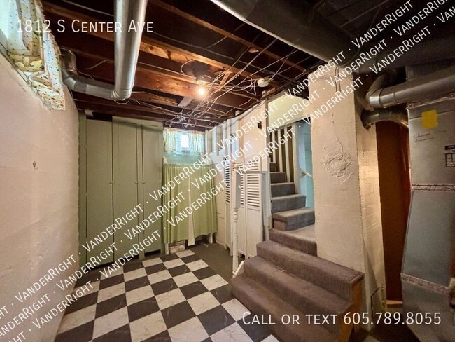 Building Photo - 1812 S Center Ave