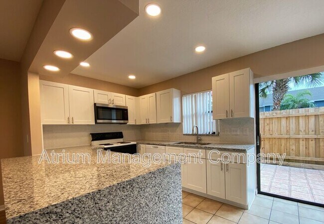 Building Photo - 6262 Yorktown Dr