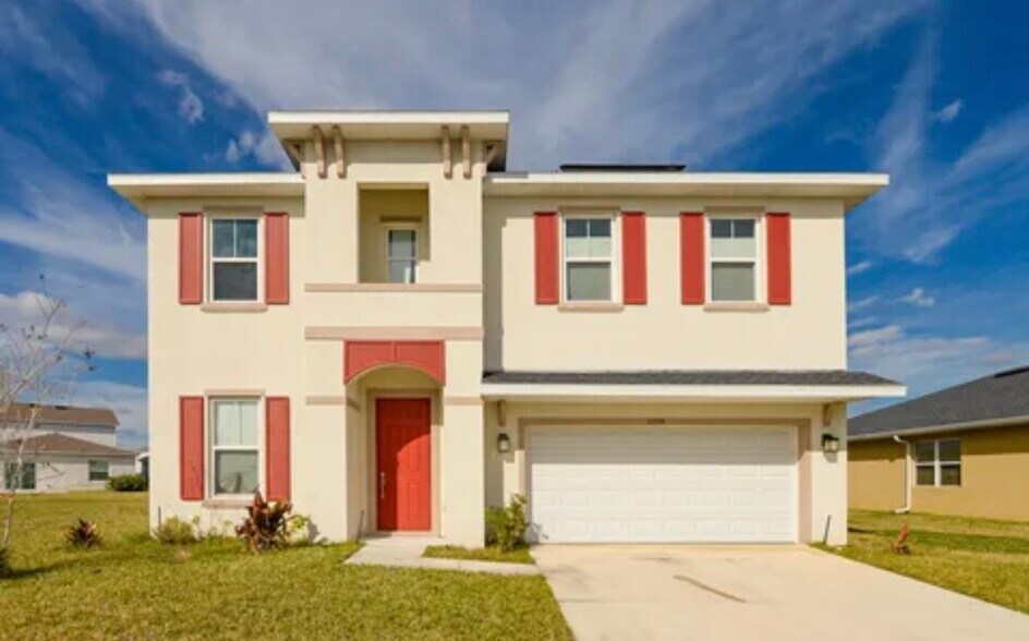 Front Of House - 10976 SW Tessili Way