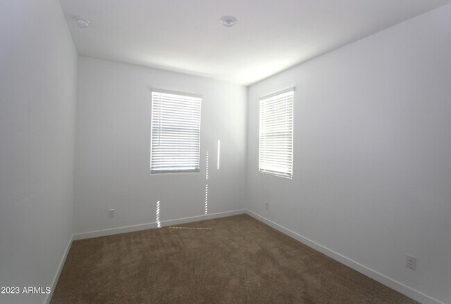 Building Photo - 12463 W Kaler Dr