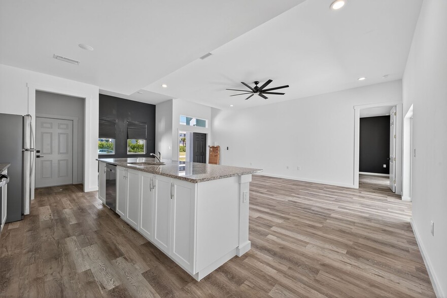 Building Photo - FIRST MONTH FREE!!! 4/2 In NW Cape