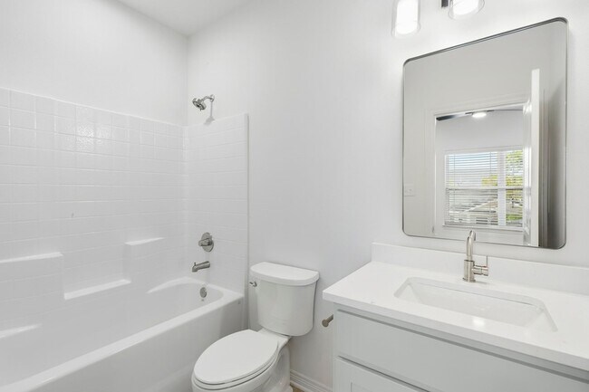 Building Photo - 307 Sterling St