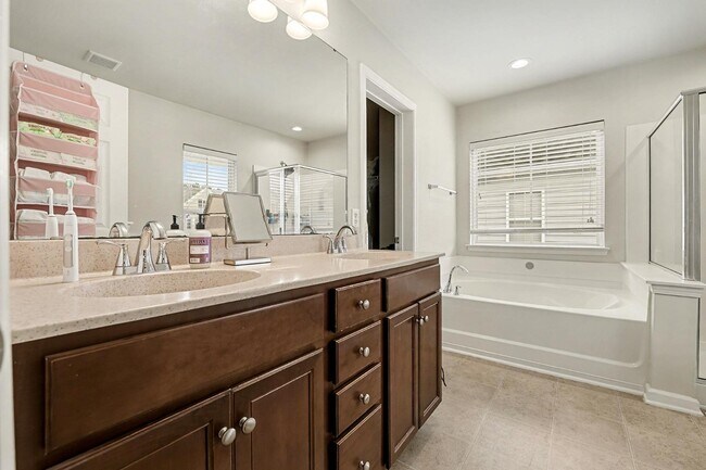 Building Photo - 230 Cameron St