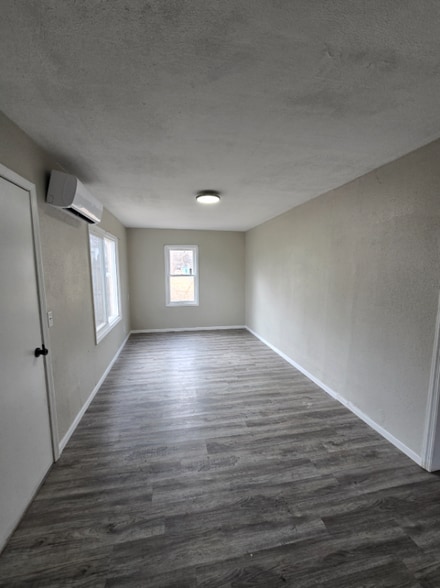 Building Photo - 401 Farrington Ave