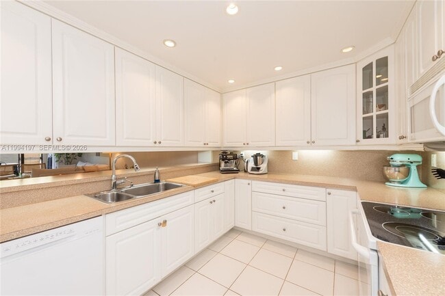 Building Photo - 251 Crandon Blvd