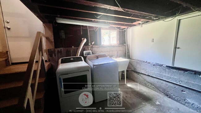 Building Photo - Stately traditional 4 bedroom home located...