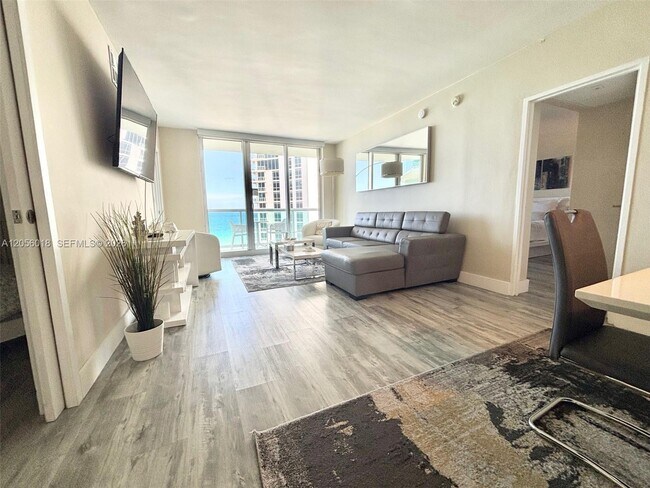 Building Photo - 3901 S Ocean Dr