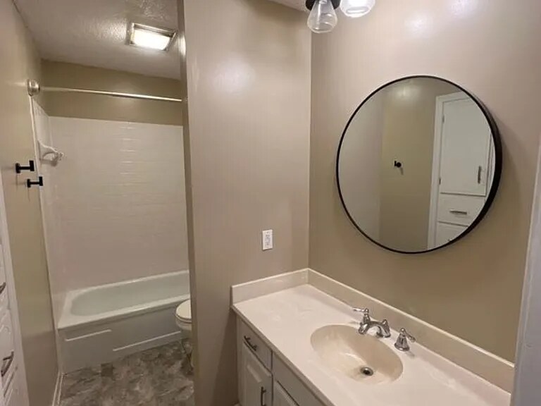 Building Photo - 9900 Andover Pl