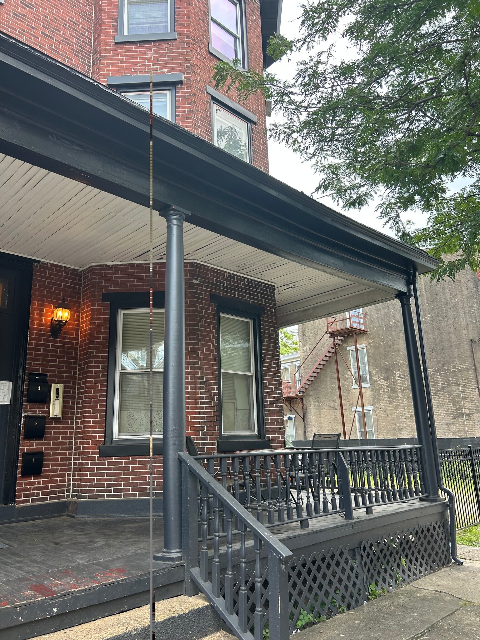 Building Photo - 217 Hamilton Ave