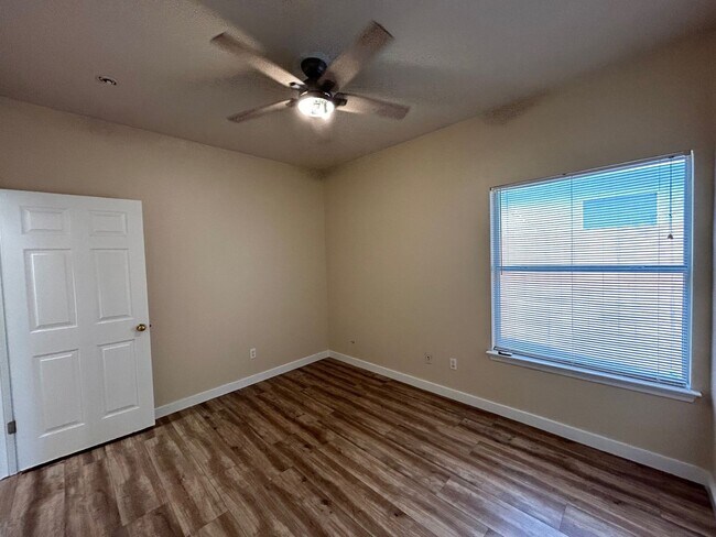 Building Photo - 8710 Weiser Dr