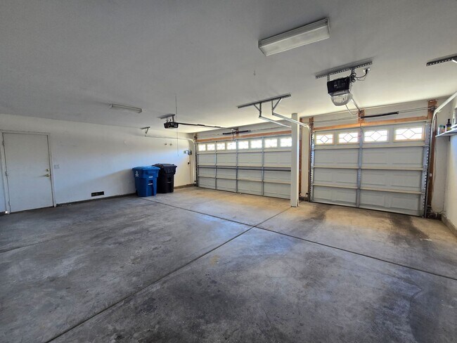 Building Photo - Don’t wait for summer, your pool home is ready now!!! 4 Bedroom, NW Las Vegas