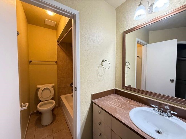 Building Photo - 12603 Ashford Meadow Dr