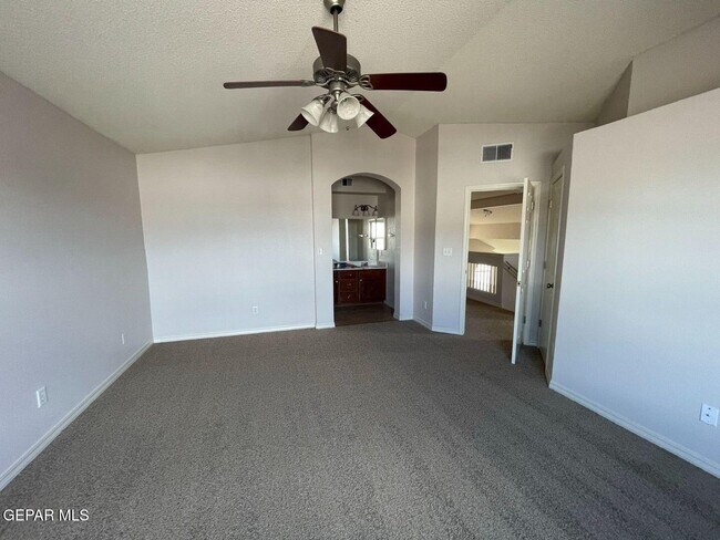 Building Photo - 3141 Tierra Mina Dr