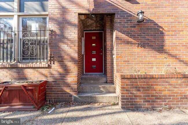 Building Photo - 718 S 7th St