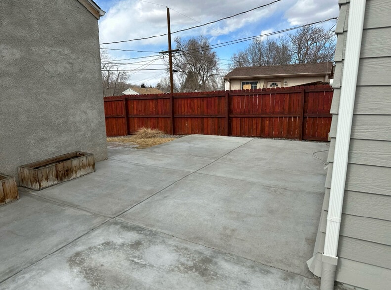 Building Photo - 1875 S Raritan St