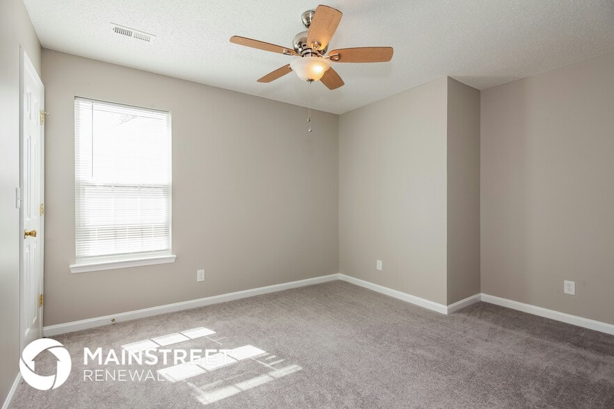 Building Photo - 11124 Pointer Ridge Dr