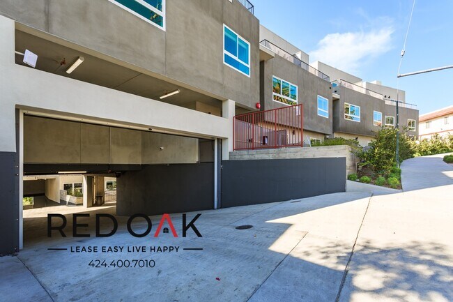 Building Photo - 1011-1013 Everett St-B-213