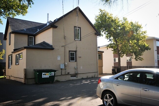 Building Photo - 315 6th Ave S