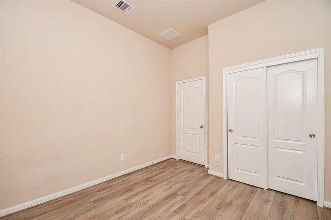 Building Photo - 20707 Waterfall Rain Ct