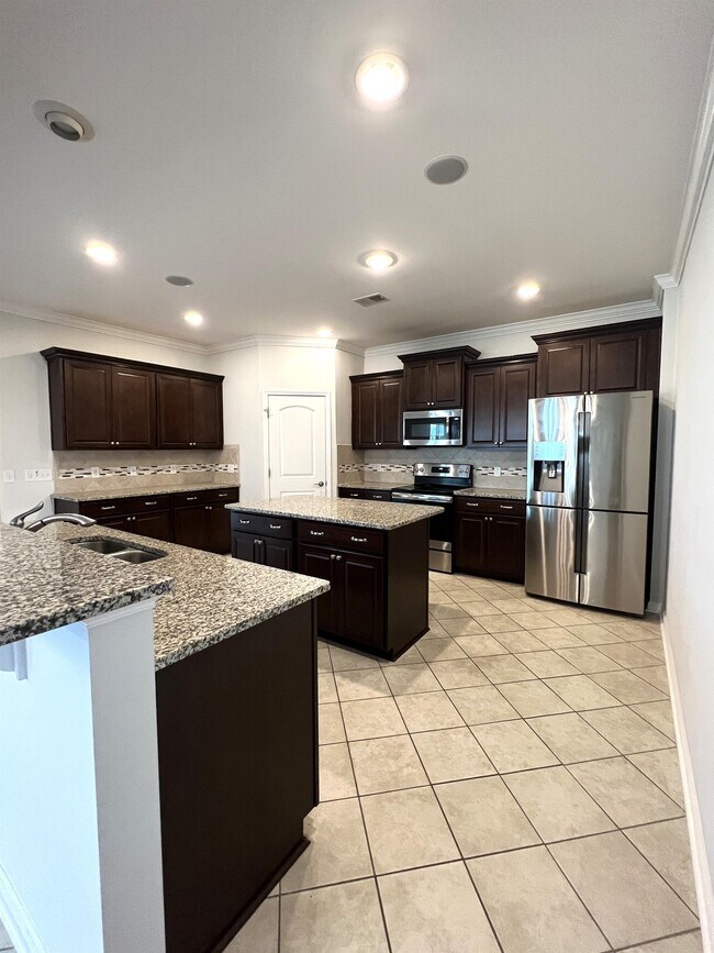 Building Photo - 56 RedWall Cir