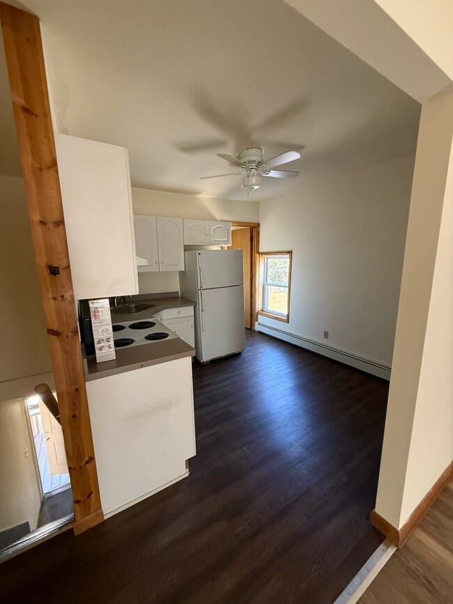 Building Photo - 54 S Broad St