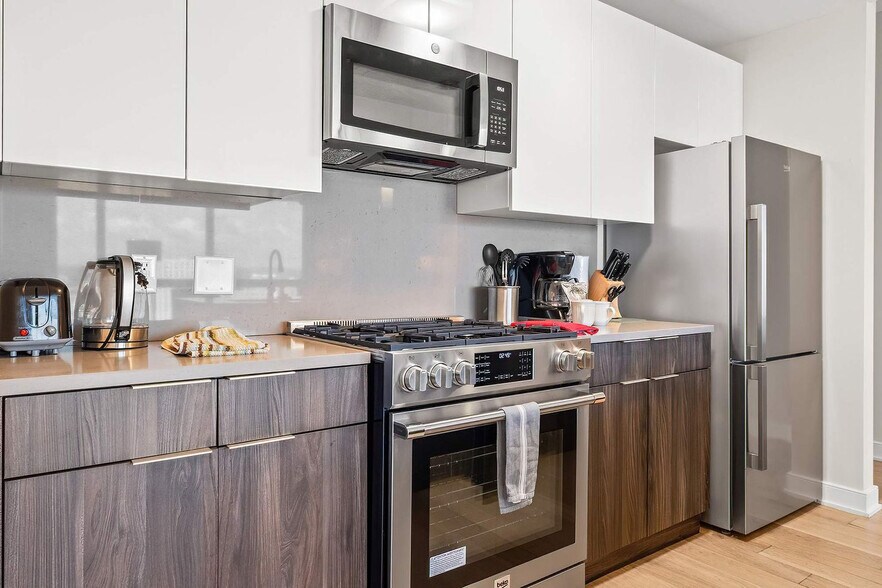 Building Photo - 355 Atlantic St