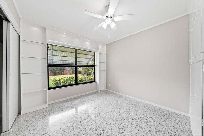Building Photo - 470 Watts Way