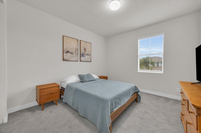 Building Photo - 1080 Community Dr