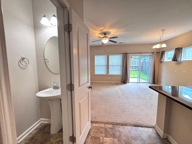 Building Photo - Modern 2-Bedroom Suite Home Near Hospitals...