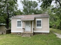 Building Photo - 914 E Tahlequah Ave